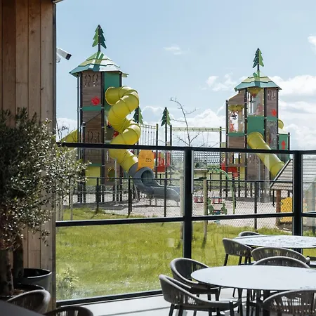 De Zes Bochten 호텔 *